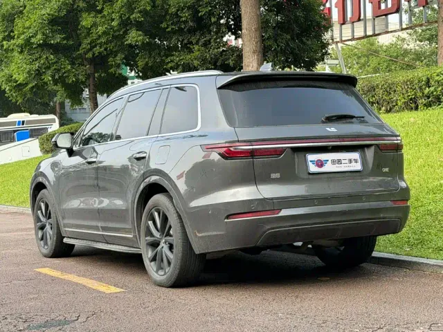 Li Auto ONE — Фото автомобиля 4