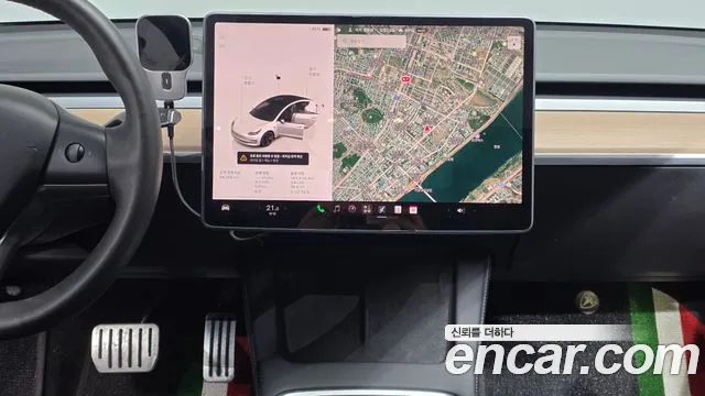 Tesla Model 3 — Фото автомобиля 19