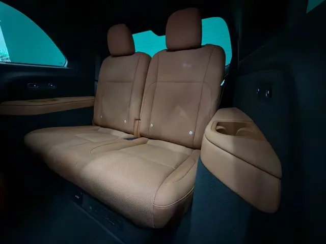 Li Auto L8 — Фото автомобиля 12