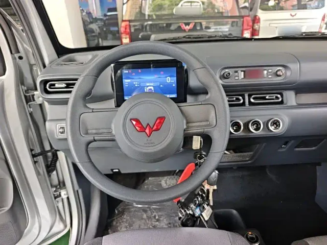 Wuling Zhiguang NEV — Фото автомобиля 6