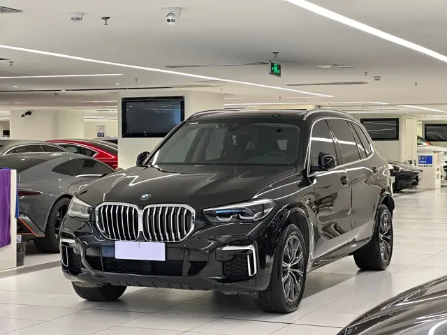 Фотография автомобиля — BMW X5