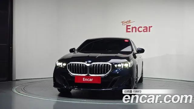 BMW 5 Series — Фото автомобиля 3