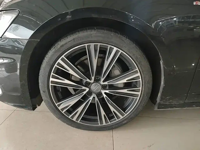 Audi A6L — Фото автомобиля 22