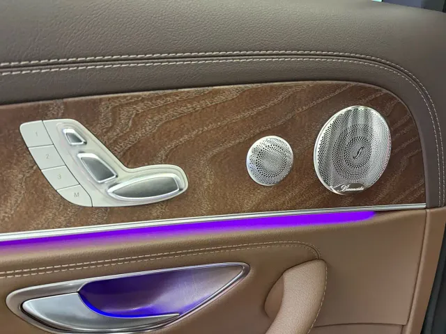 Mercedes-Benz E-Class — Фото автомобиля 10