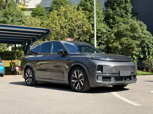 Li Auto L8 — Фото автомобиля 3