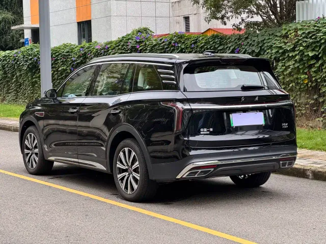 Hongqi HS7 PHEV — Фото автомобиля 11