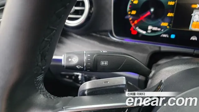 Mercedes-Benz E-Class — Фото автомобиля 28