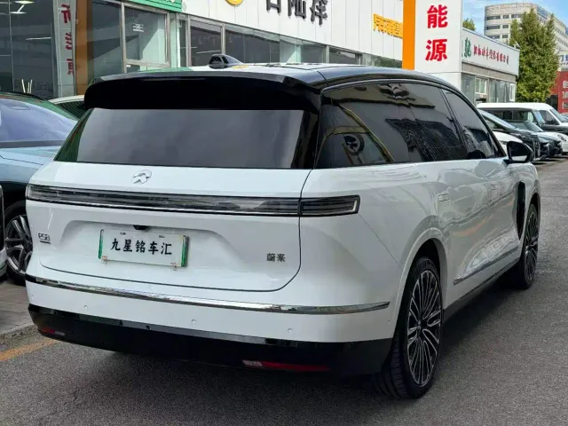 Nio ES8 — Фото автомобиля 3