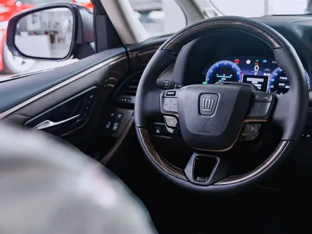 Toyota Vellfire — Фото автомобиля 7
