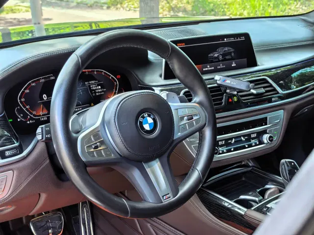 BMW 7 Series — Фото автомобиля 15