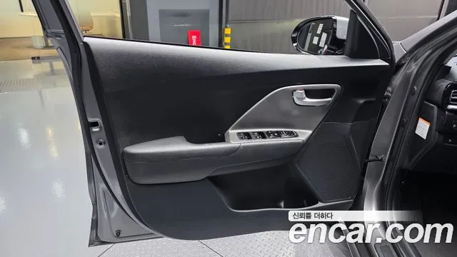 Kia Niro — Фото автомобиля 13