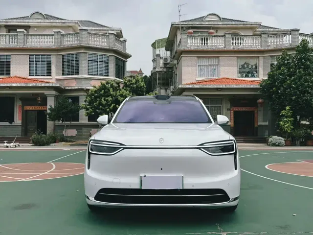 Aito M7 — Фото автомобиля 2