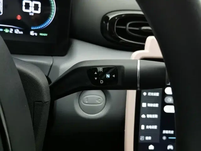 Leapmotor T03 — Фото автомобиля 13