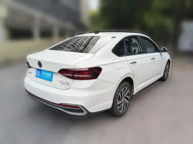 Volkswagen Lavida — Фото автомобиля 5