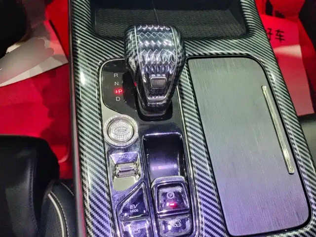 GAC Trumpchi GS8 — Фото автомобиля 16
