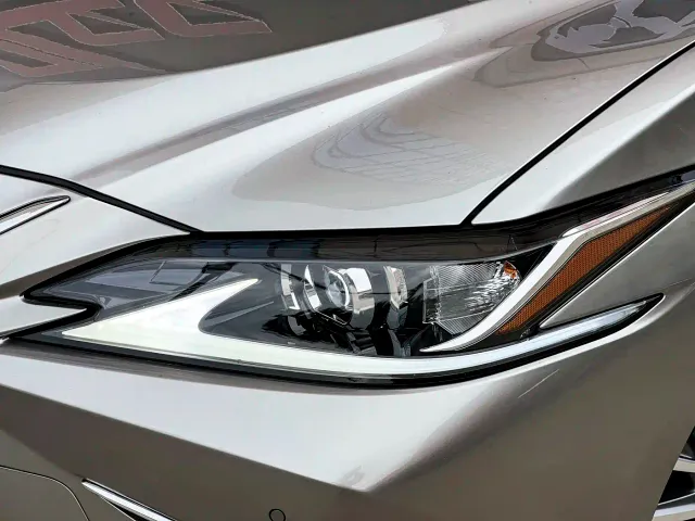 Lexus ES — Фото автомобиля 5
