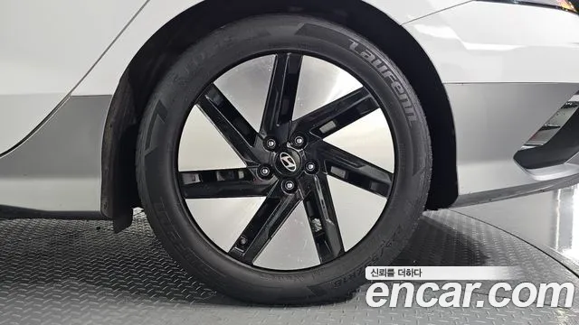 Hyundai Ioniq 6 — Фото автомобиля 21
