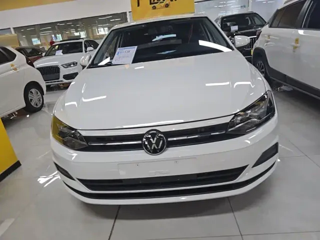 Volkswagen Polo — Фото автомобиля 2