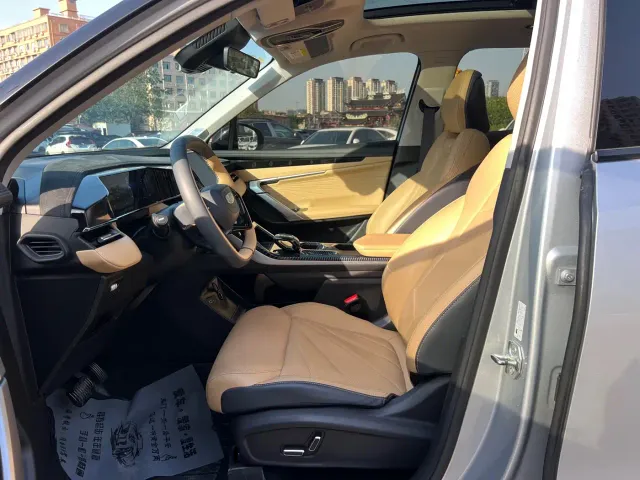 Geely Boyue L — Фото автомобиля 10