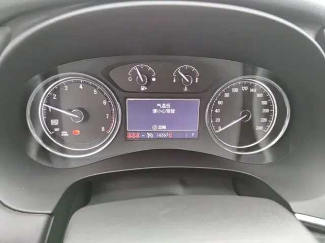 Buick LaCrosse — Фото автомобиля 11