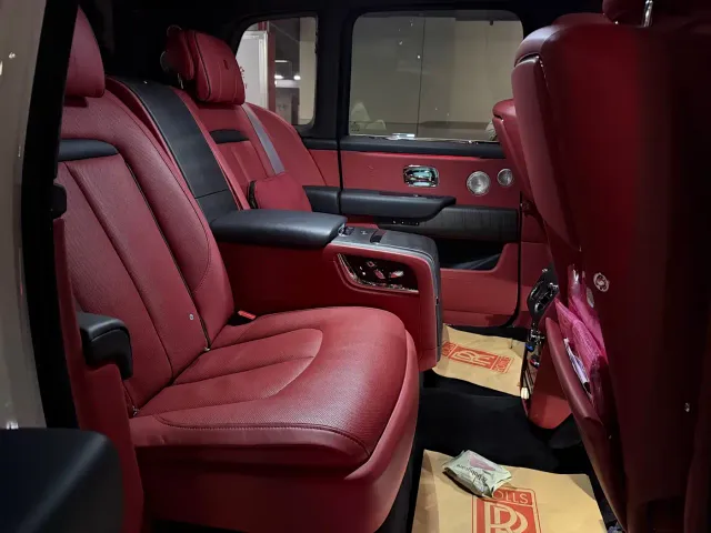 Rolls-Royce Cullinan — Фото автомобиля 9