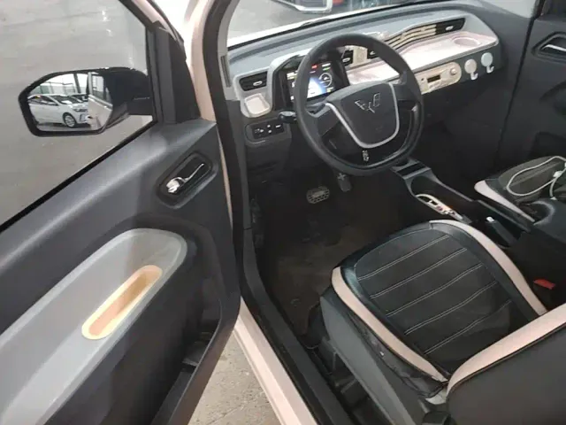 Wuling Hongguang Mini EV — Фото автомобиля 14