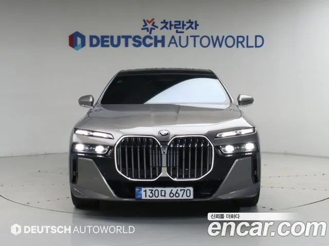 BMW 7 Series G70 — Фото автомобиля 3