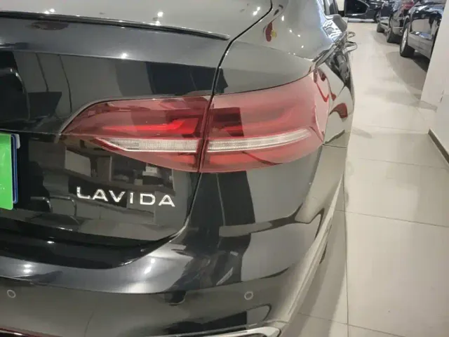 Volkswagen Lavida — Фото автомобиля 7
