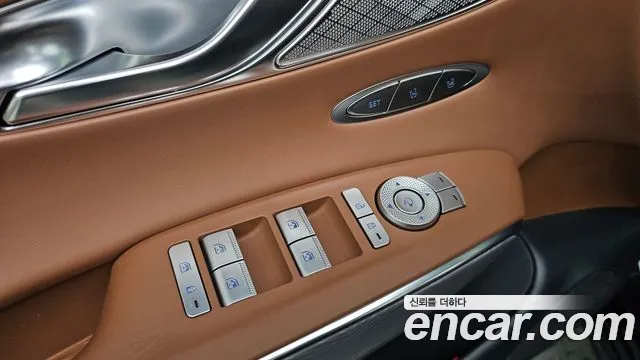Genesis GV70 2.5T Бензин AWD — Фото автомобиля 16