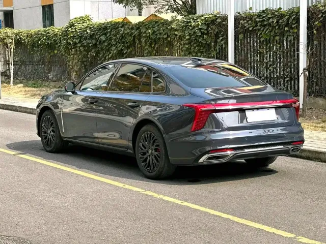 Hongqi H5 — Фото автомобиля 14