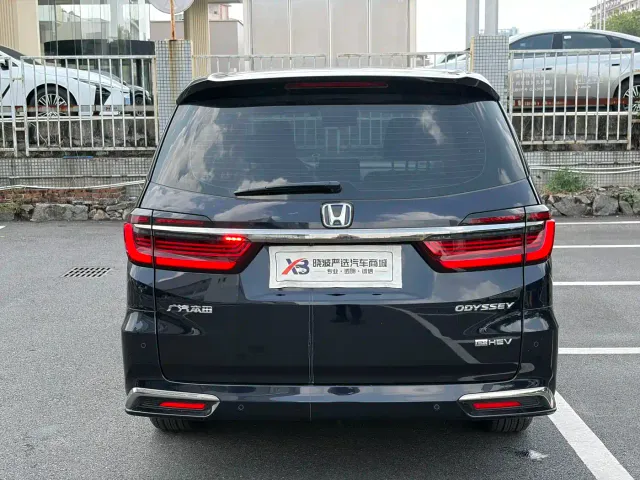 Honda Odyssey — Фото автомобиля 7