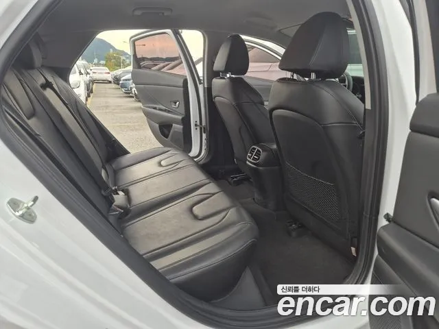 Hyundai Avante CN7 — Фото автомобиля 10