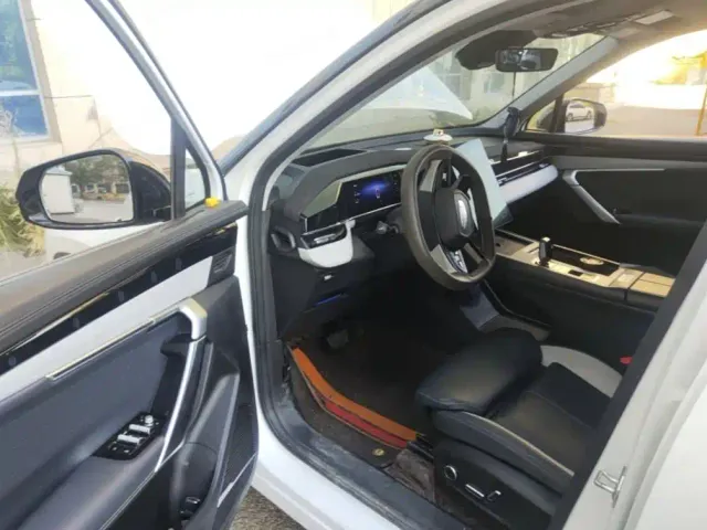 Geely Boyue L — Фото автомобиля 4