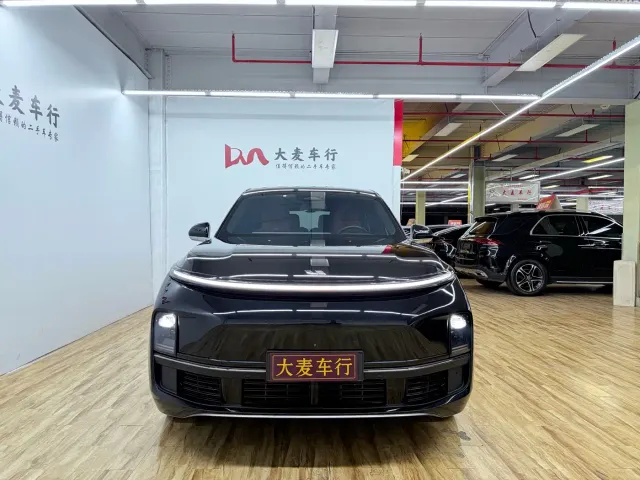 Li Auto L9 — Фото автомобиля 2