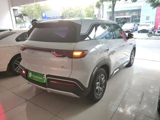 BYD Yuan UP — Фото автомобиля 6
