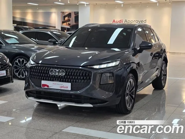 Фотография автомобиля — Audi Q3 FJ