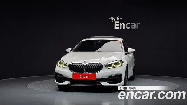 BMW 1 Series F40 — Фото автомобиля 3