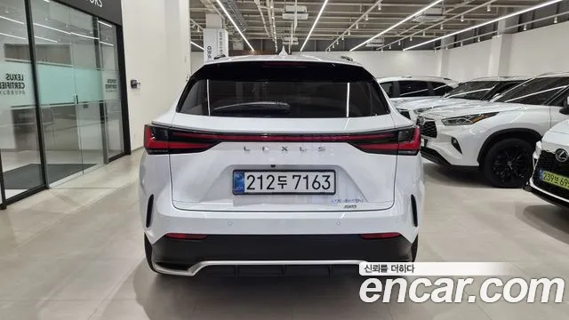 Lexus NX — Фото автомобиля 4