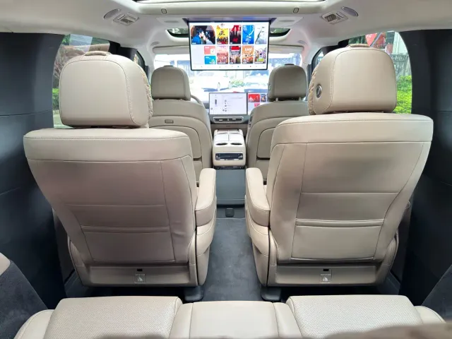 Li Auto MEGA — Фото автомобиля 18
