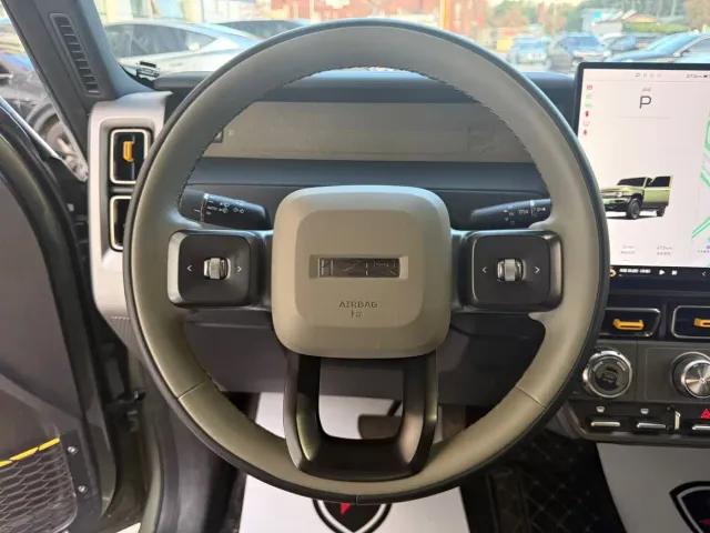 iCAR V23 — Фото автомобиля 12