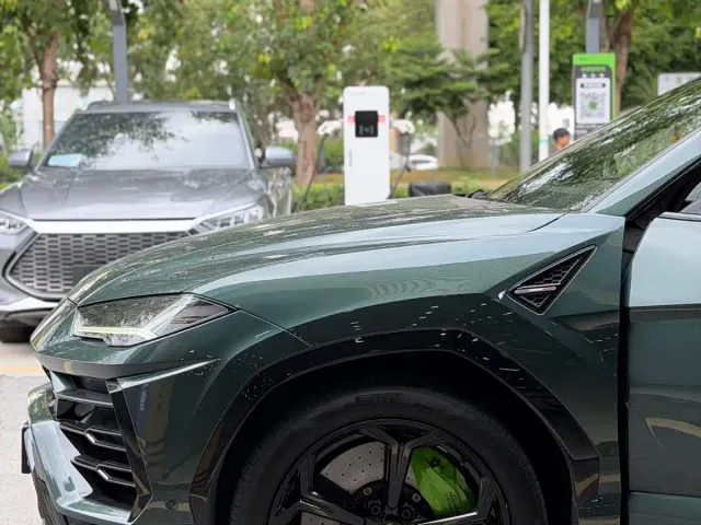 Lamborghini Urus — Фото автомобиля 2