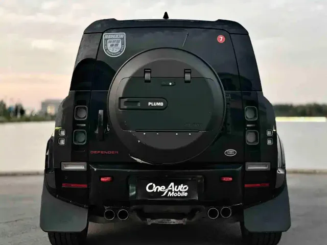 Land Rover Defender — Фото автомобиля 2