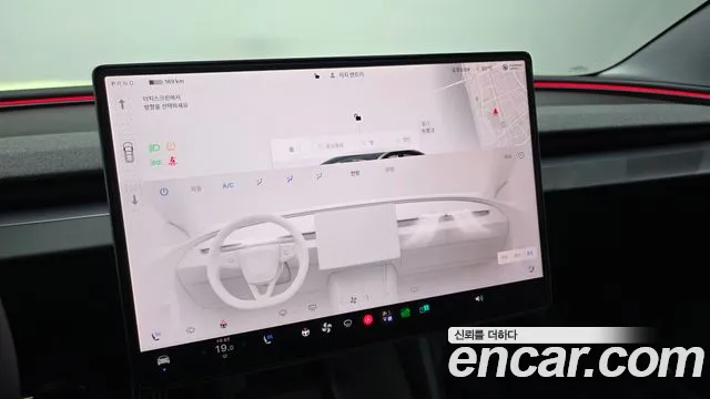 Tesla Model 3 — Фото автомобиля 22