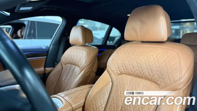 BMW 7 Series — Фото автомобиля 14