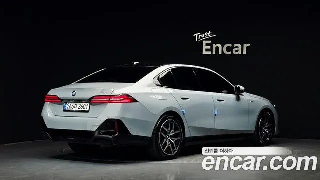 BMW 5 Series G60 — Фото автомобиля 2