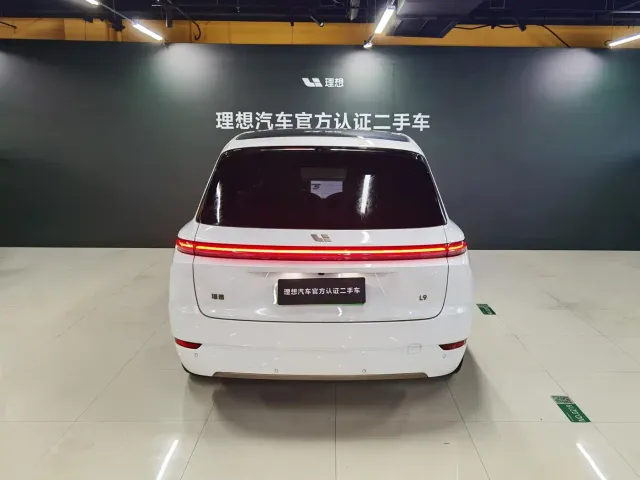 Li Auto L9 — Фото автомобиля 5