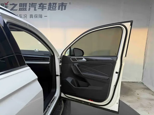 Volkswagen Tiguan L — Фото автомобиля 18