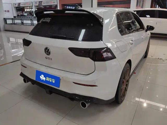 Volkswagen Golf — Фото автомобиля 3