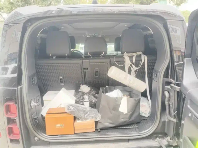 Land Rover Defender — Фото автомобиля 13