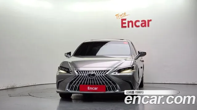 Lexus ES 7th Gen — Фото автомобиля 3